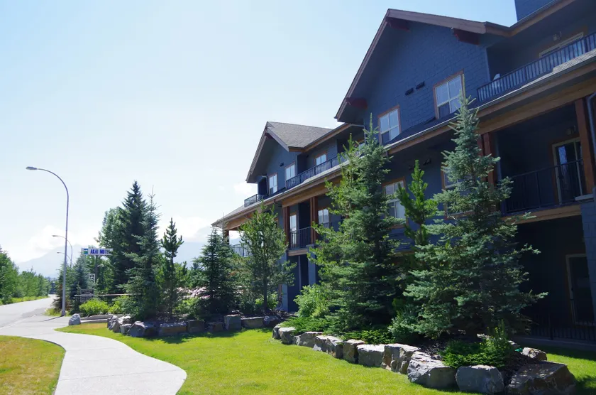 Silver Creek Lodge - Image 1