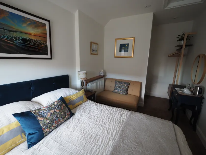 Cowrie Guest House - Image 1