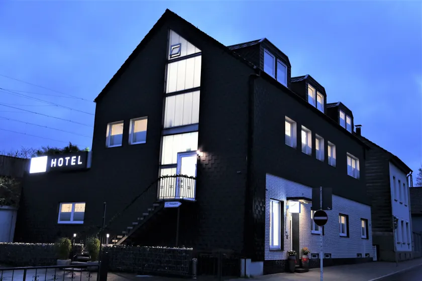 Minsu Hotel - Image 1