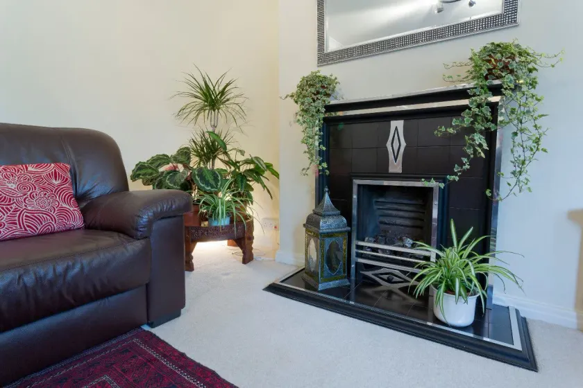 Poplar House Serviced Apartments - Image 1