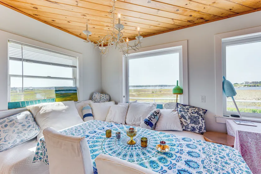 Walk to the Beach: Pet-friendly Gem in Biddeford! - Image 1