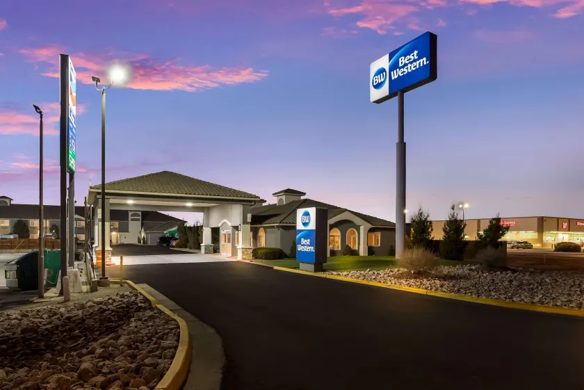 Best Western Grants Inn - Image 1
