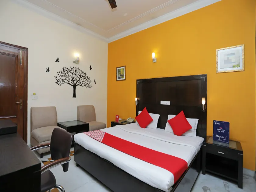 OYO 12075 Hotel Regalia Retreat - Image 1