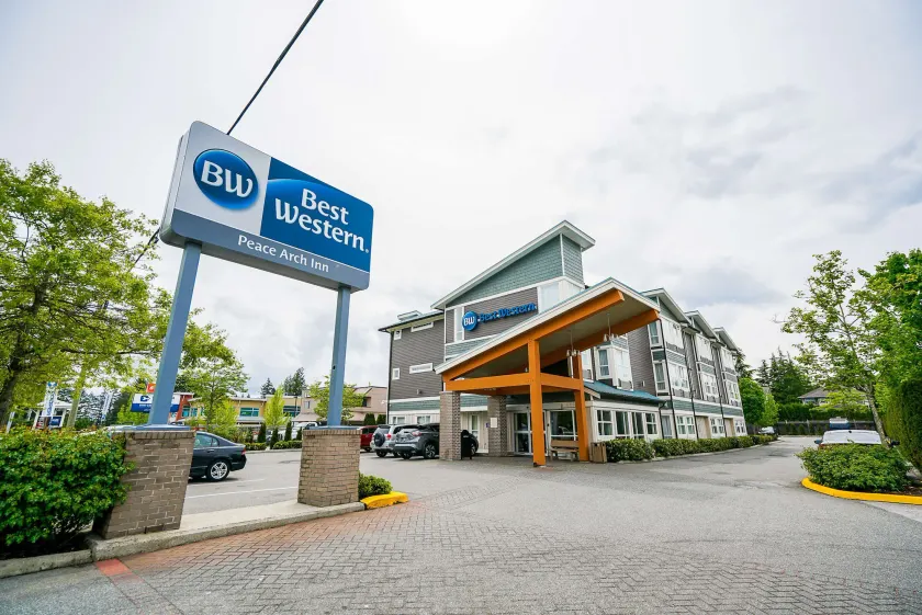 Best Western Peace Arch Inn - Image 1