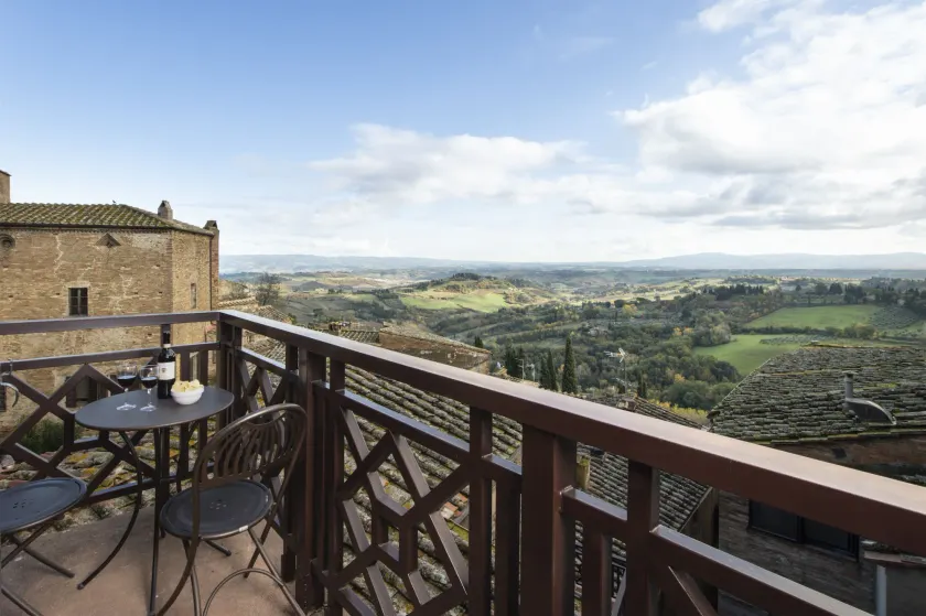 Hotel La Cisterna - Image 1