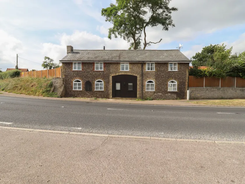 The Old Custom House - Image 1