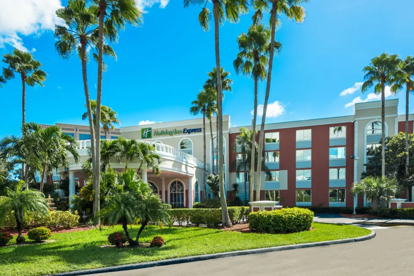 Holiday Inn Express Miami Airport Doral Area by IHG - Image 1