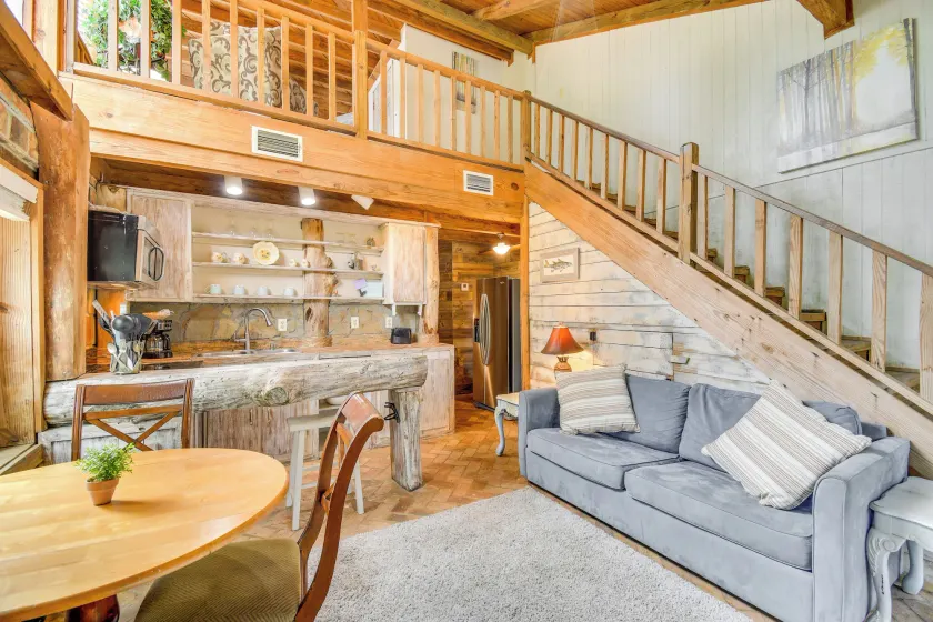 Riverfront Deck: Outdoor Retreat in Fairhope! - Image 1