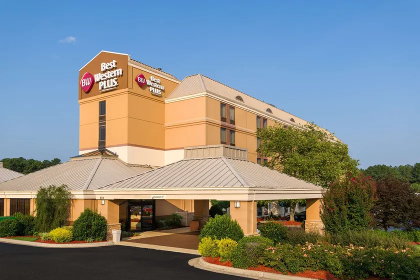 Best Western Plus Goldsboro - Image 1