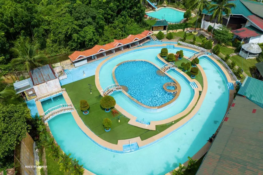 Hidden Valley Mountain and Wavepool Resort - Image 1