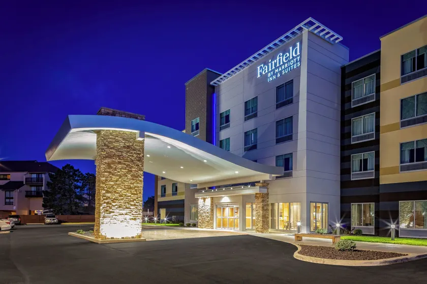 Fairfield by Marriott Port Clinton Waterfront - Image 1