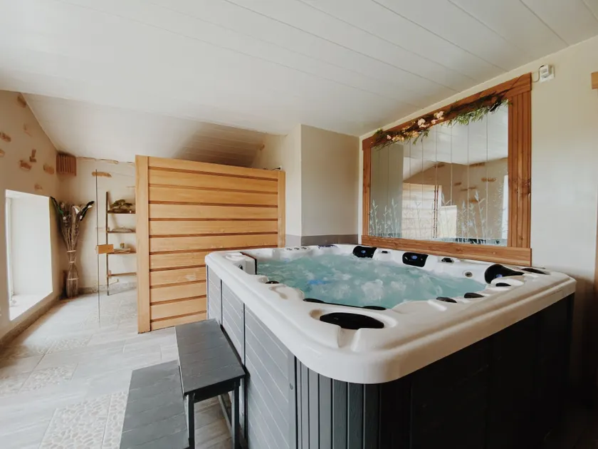 Domaine de Saint Florent - Piscine & Spa - Image 1
