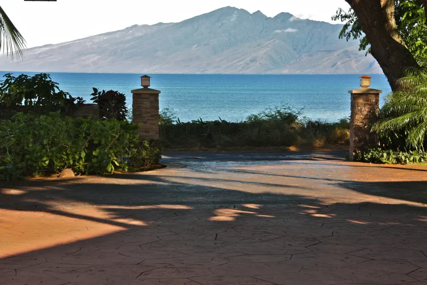 Maui Beach House B & B - Image 1