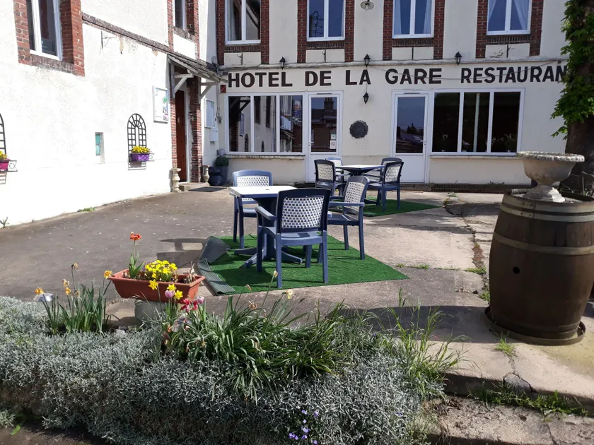 Hotel De La Gare - Image 1