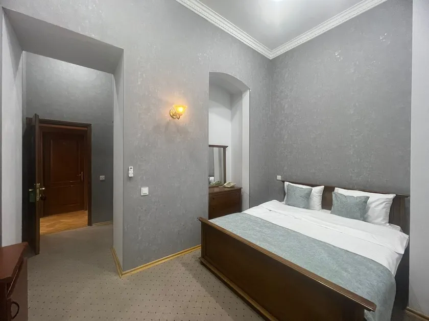 Swan Baku Hotel - Image 1