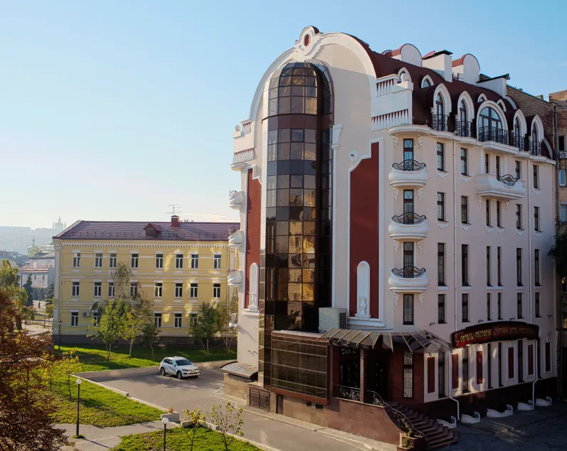 Staro Hotel - Image 1