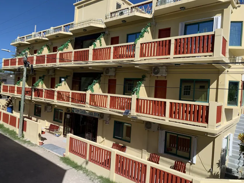 Caye Caulker Plaza Hotel - Image 1