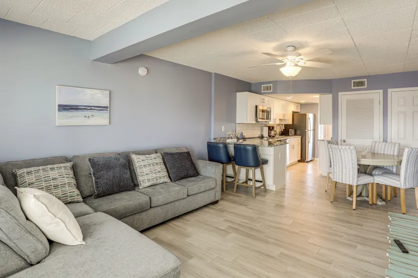 Oceanside Retreat in Mantoloking: Walk to Beach! - Image 1