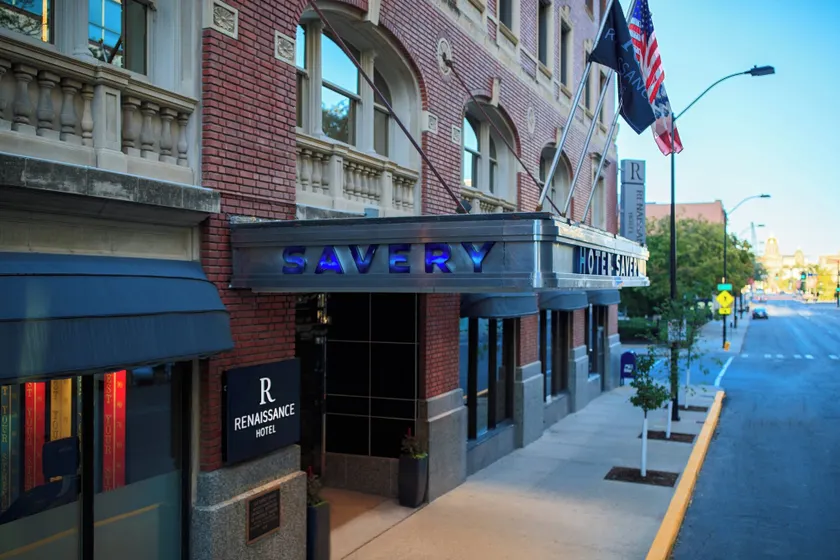 Renaissance Des Moines Savery Hotel - Image 1