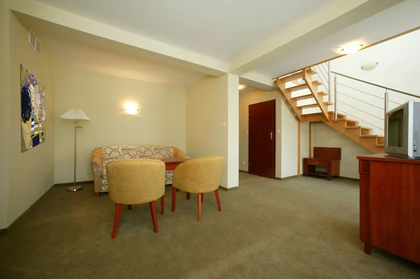 Hotel Gold - Image 1