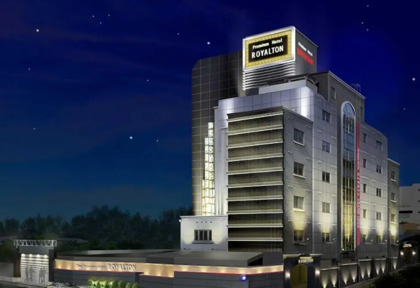 HOTEL ROYALTON - Image 1