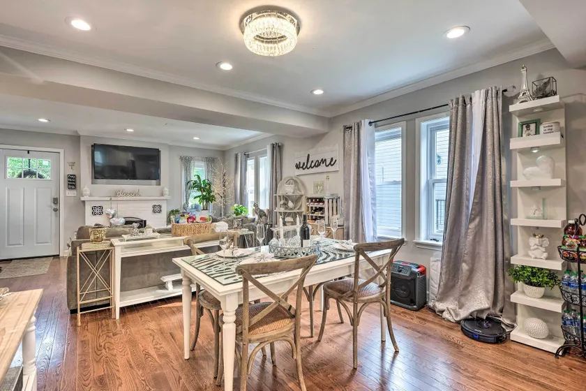 Newly Remodeled! Luxe Gem - 3 Mi to Johns Hopkins - Interiör