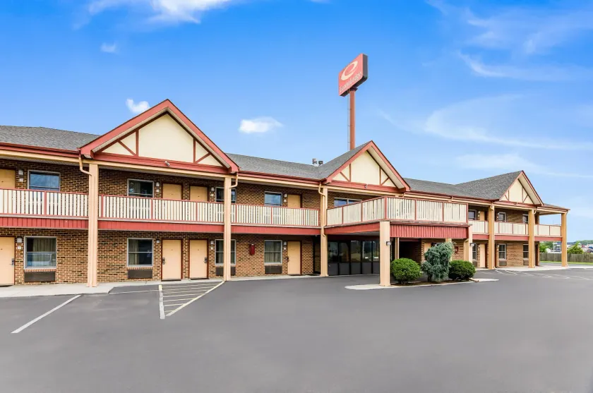 Econo Lodge Glade Springs I-81 - Image 1