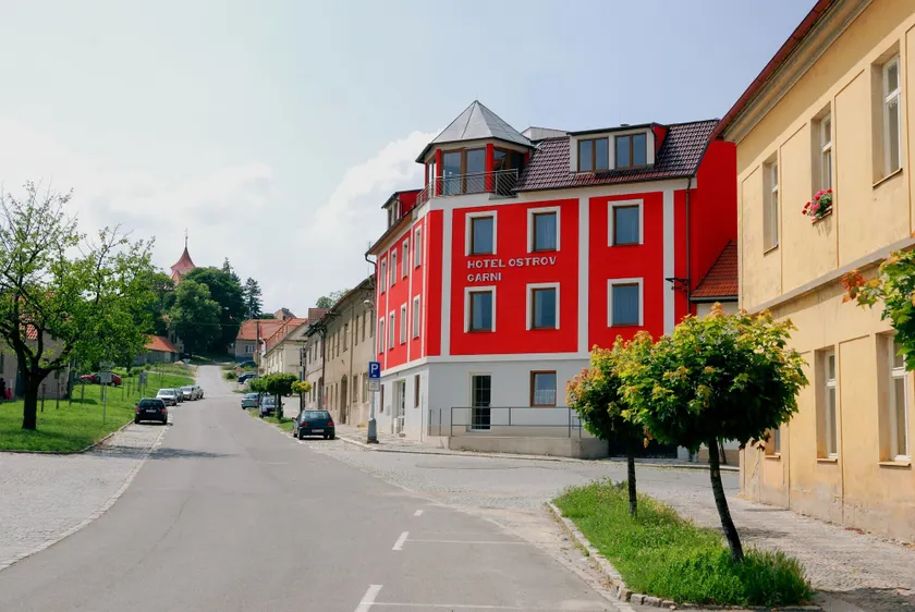 Hotel Ostrov Garni - Image 1