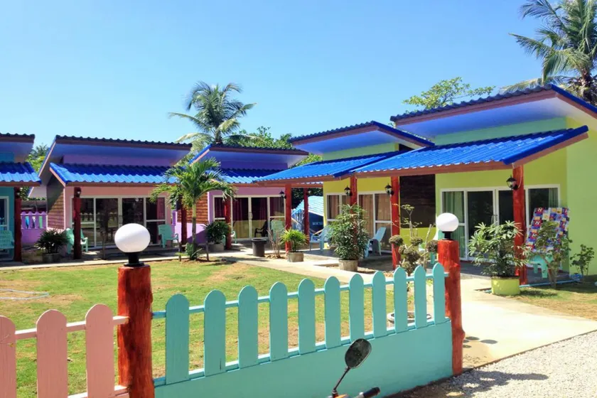 LUCKY Bungalows Koh Mook - Image 1