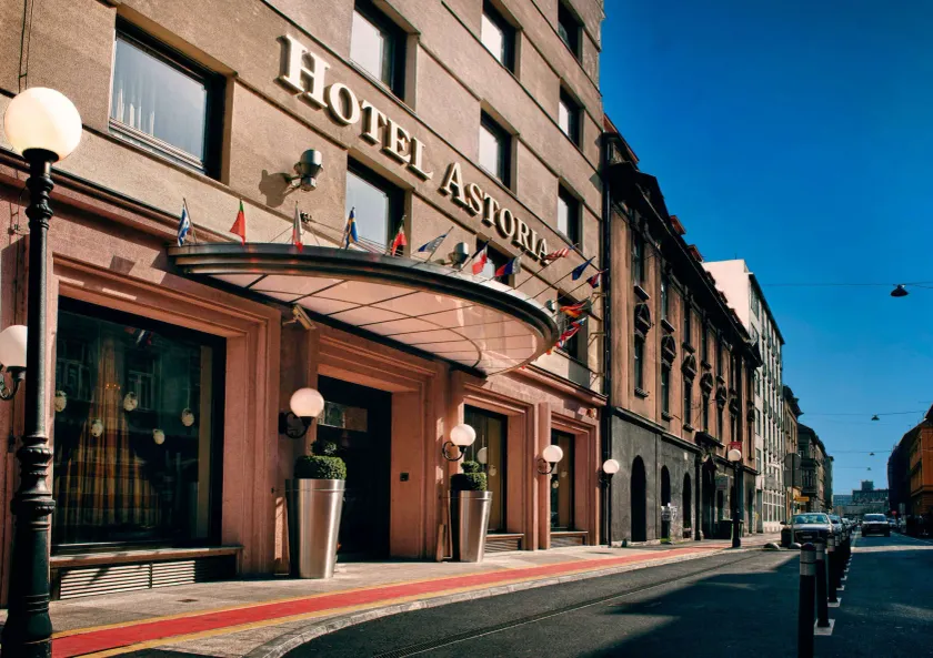 Best Western Premier Hotel Astoria - Image 1