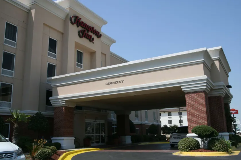 Hampton Inn Shreveport Airport - Image 1