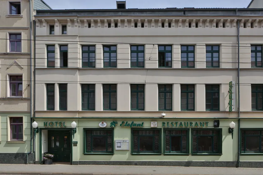 Hotel Elefant - Image 1