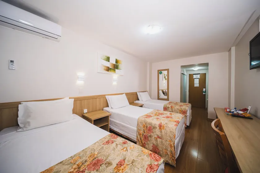 Hotel Golden Park Curitiba By Nacional Inn - Image 1