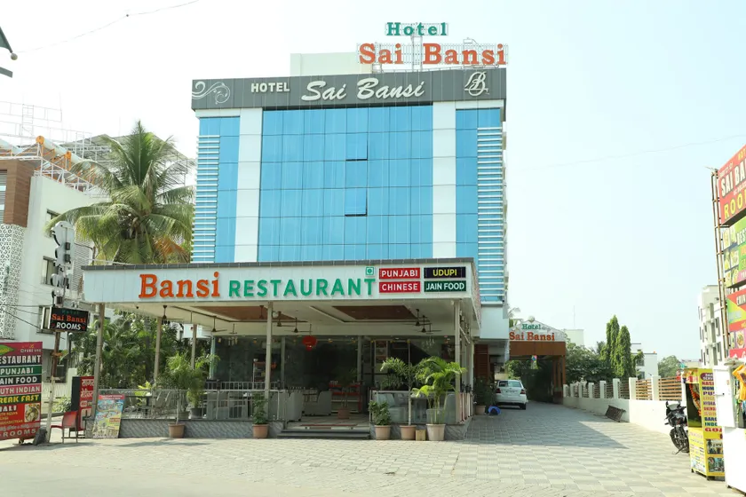 Hotel Sai Bansi - Image 1