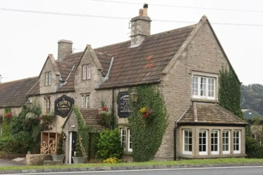 Crown Inn at Tolldown - Image 1