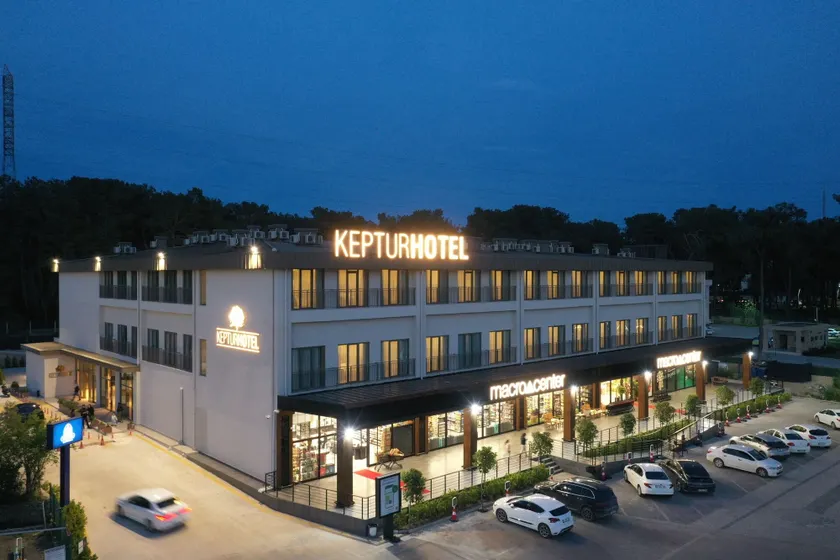 Keptur Hotel - Image 1