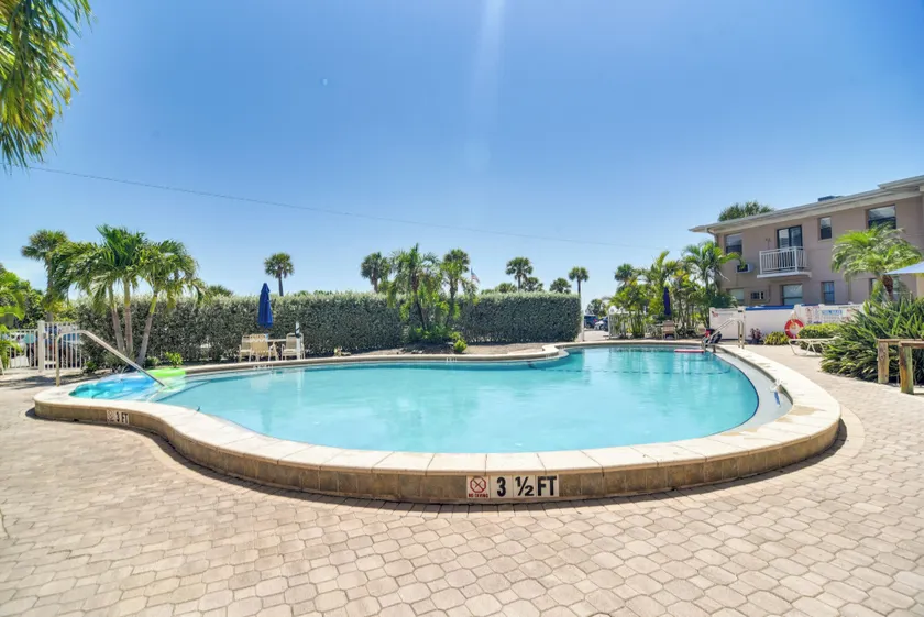 Confortable condo au bord de la piscine avec vue magnifique sur l'océan - 8 personnes - Image 1