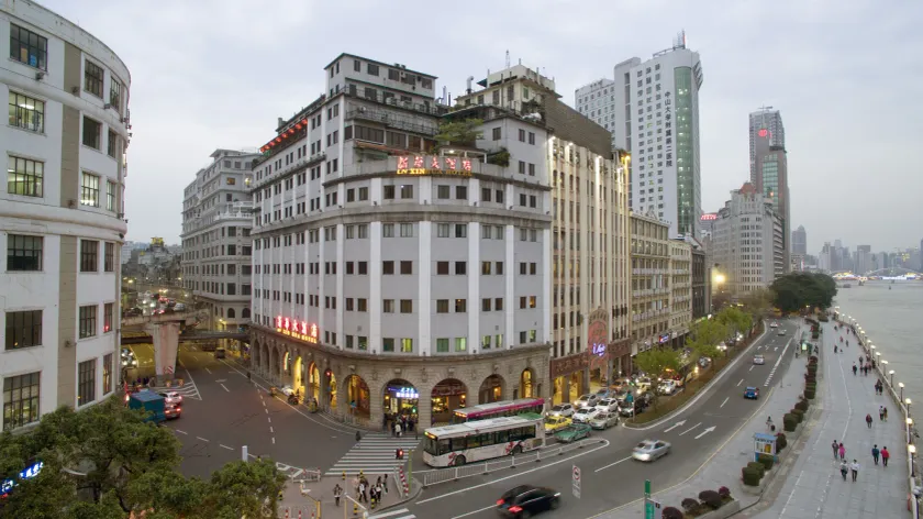 Xin Hua Hotel Guangzhou - Image 1