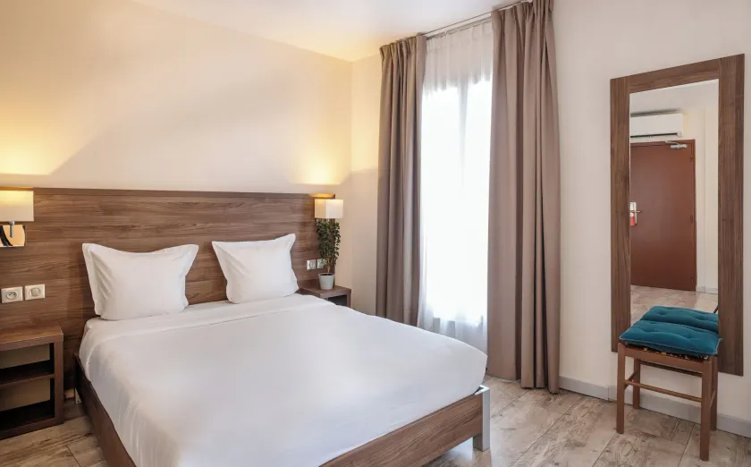 Hotel la Perle Montparnasse - Image 1