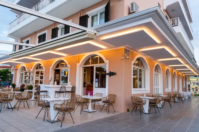 Nirikos Hotel - Image 1