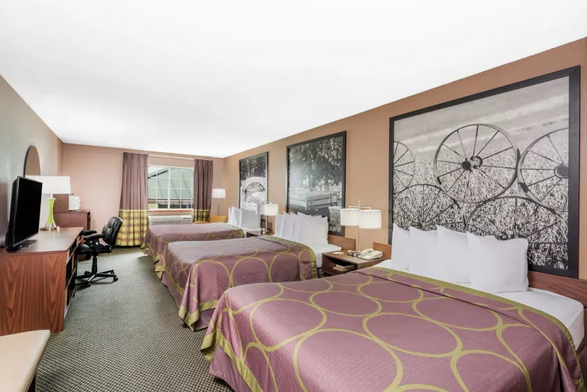 Super 8 by Wyndham Winfield-Quail Ridge Area - Image 1