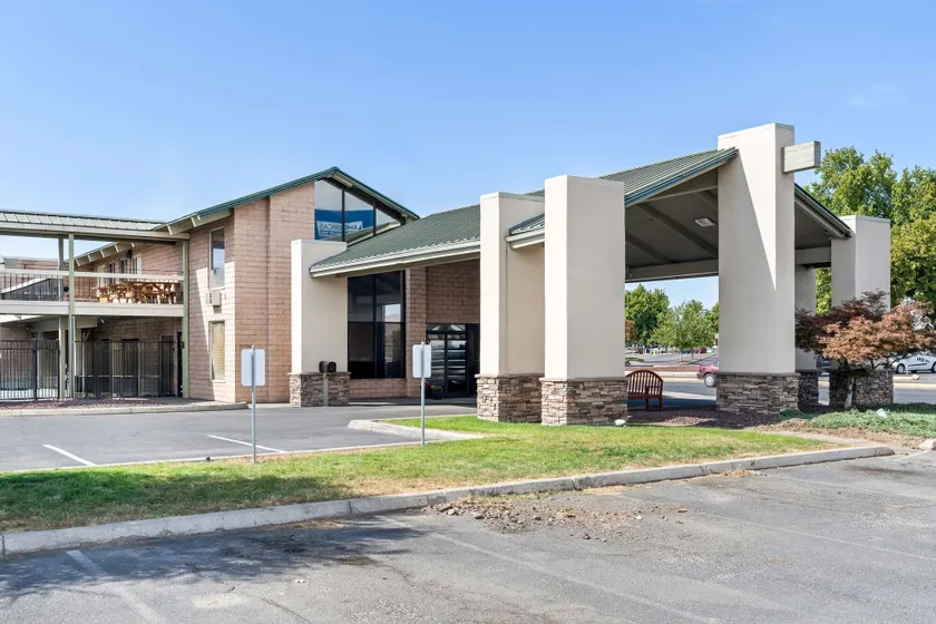 Americas Best Value Inn Yakima - Image 1