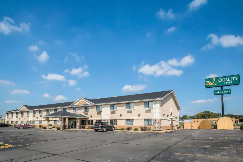 Quality Inn Coralville - Iowa River Landing - Image 1