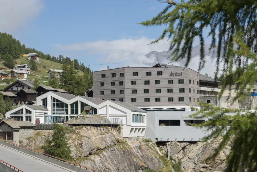 Saas-Fee wellnesshostel4000 - Image 1