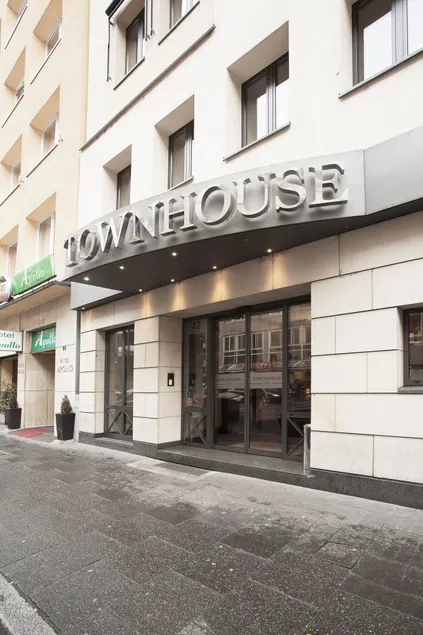 TOWNHOUSE Hotel - Image 1