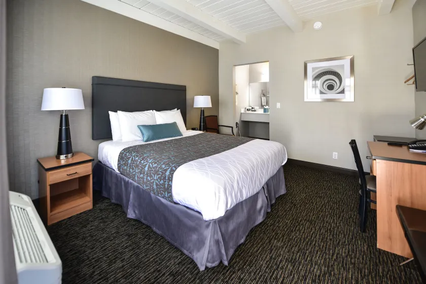City Center Inn and Suites - Image 1