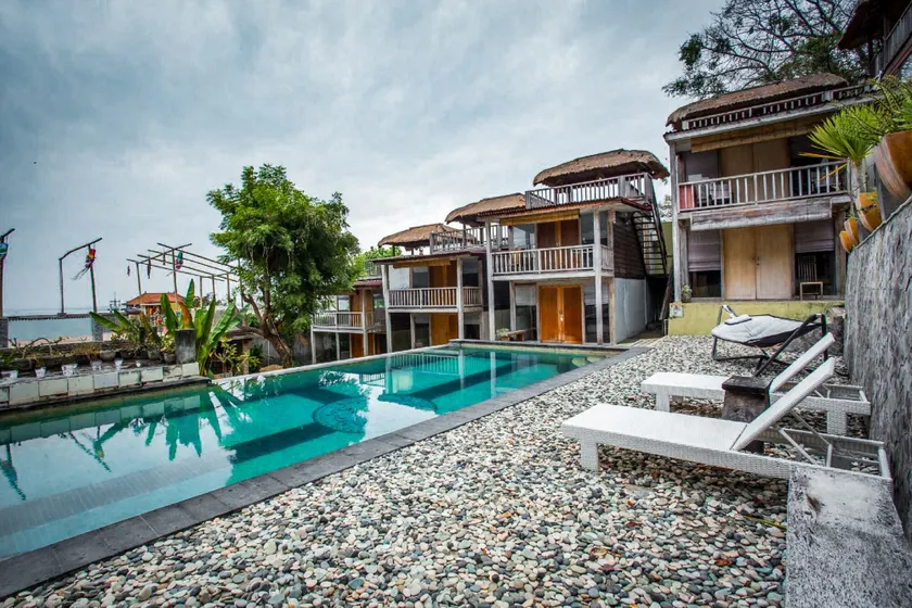Tree House Lodge - Image 1