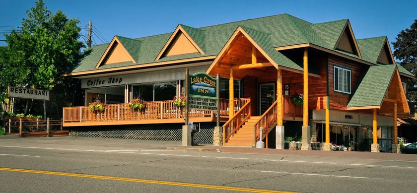 Lake Crest Inn - Image 1