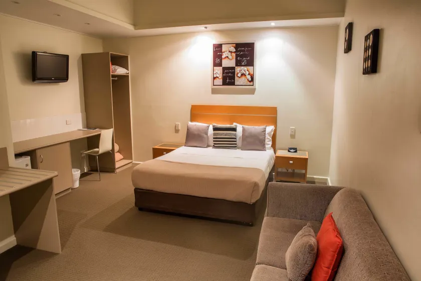Burkes Hotel Motel - Image 1