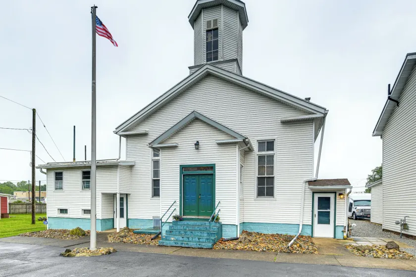 Unique Church Turned Family Retreat: Relax & Enjoy - Image 1